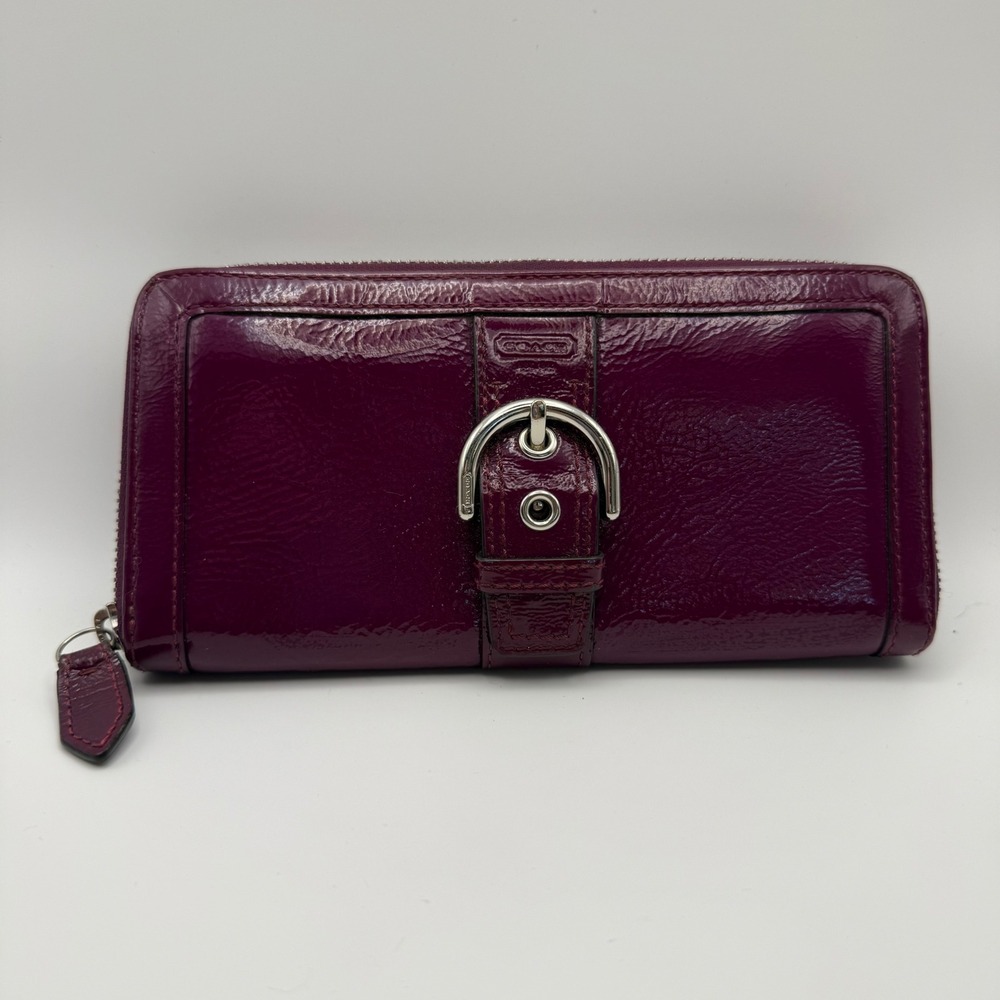 Coach Soho Purple Patent Leather Buckle Zip Around Wallet Y2K Plum Vintage
